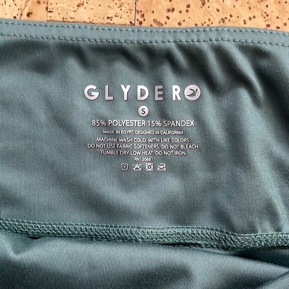 GLYDER Green Cropped Leggings: Moss - Picture 5 of 8